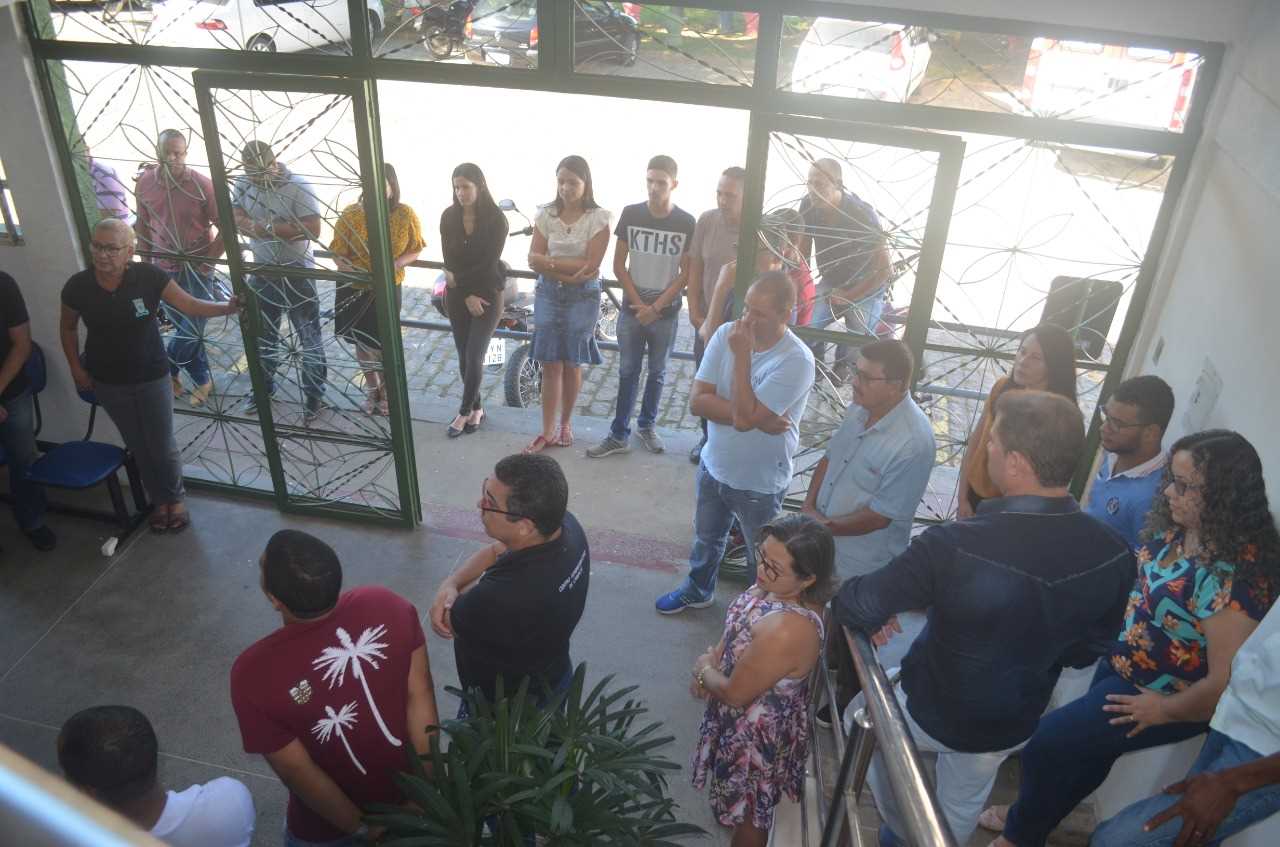 Camacã: Prefeito Interino Paulo do Gás reúne funcionários da prefeitura para uma breve reunião 
